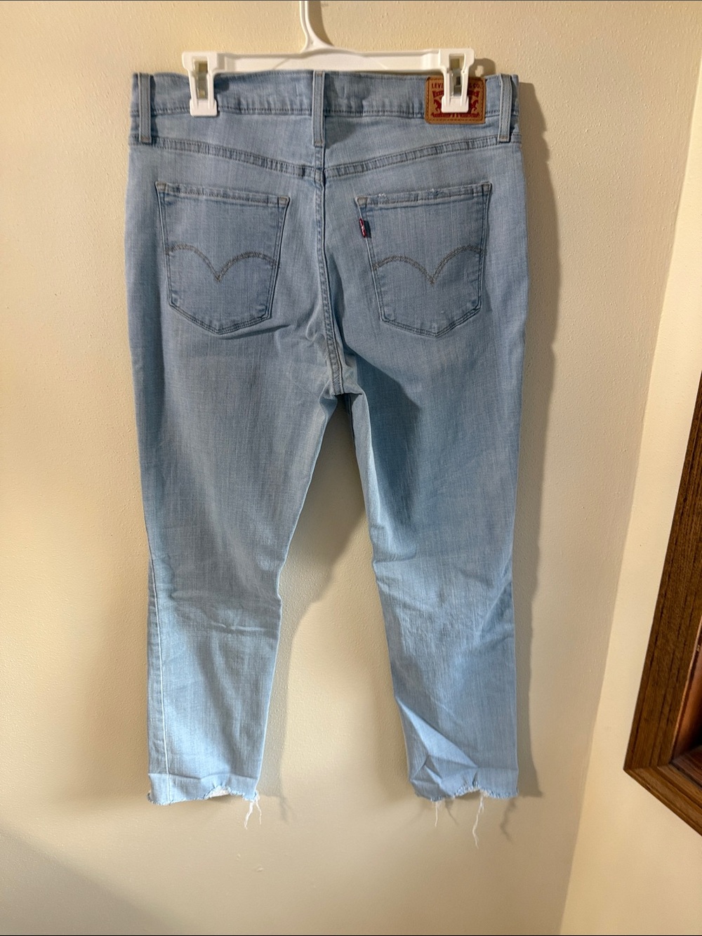 Levi's 724 High Rise Straight Light Blue Cropped  Jeans